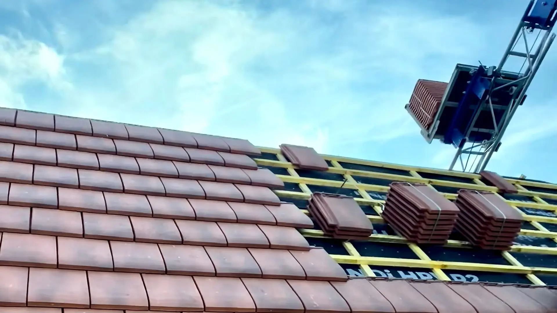 Couvreur  - Chantier de rénovation de toiture par José Couverture & Ramonage