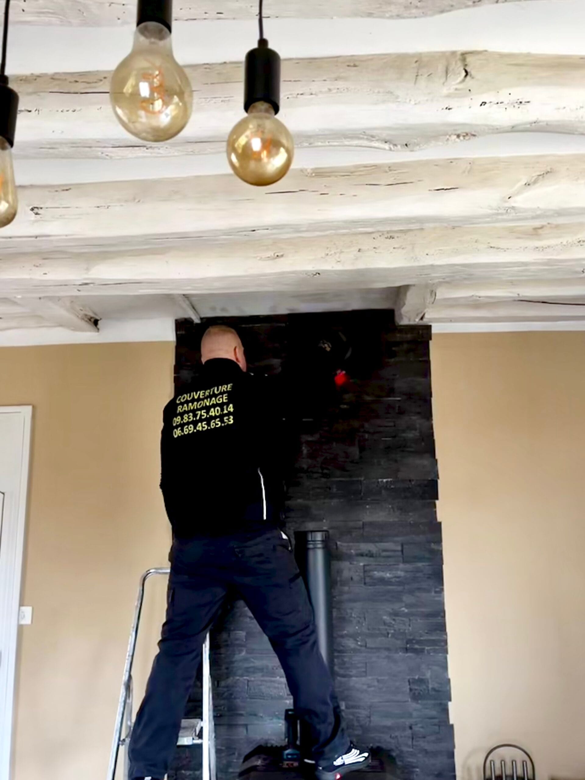 Débistrage en cours par José Couverture & Ramonage