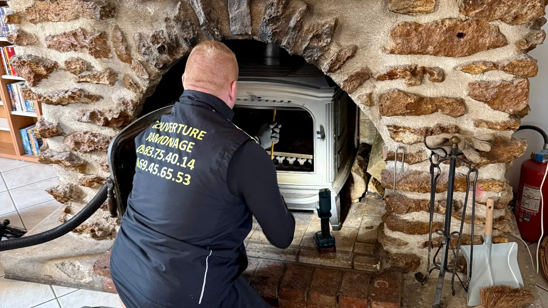 Ramonage La-Ferte-Gaucher-77320 - Ramonage par le bas en cours